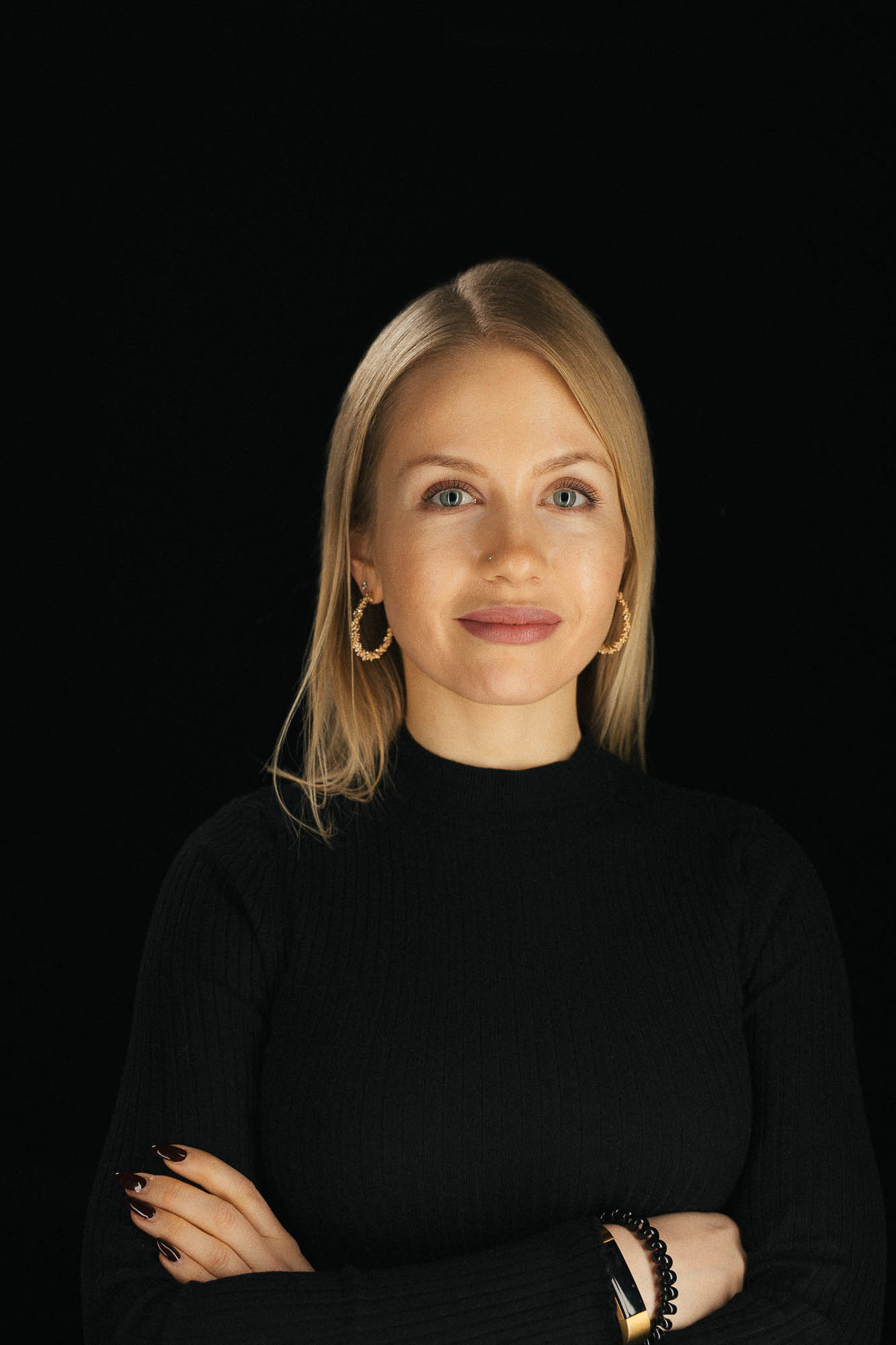 Export x3 Headshot  06625 Dez 01 2019 Bearbeitet 2 Headshots 2019  Miro Nicole Nadine